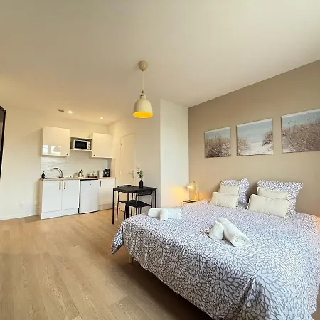 Mars New & Cozy - Parilly Train Station Apartmán *